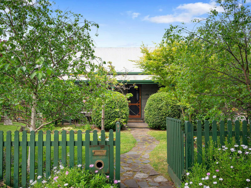 87 Regent Street, Port Fairy VIC 3284