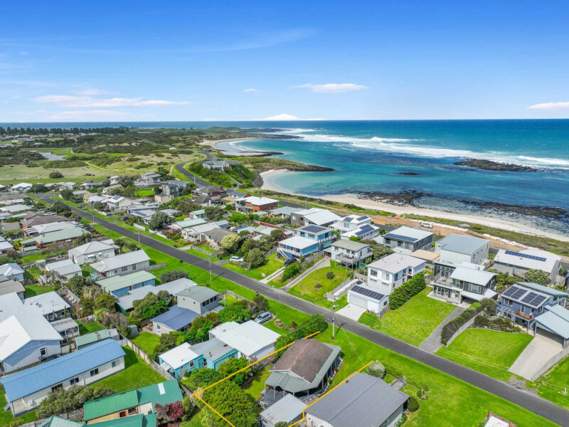 32 Reardon Street, Port Fairy VIC 3284