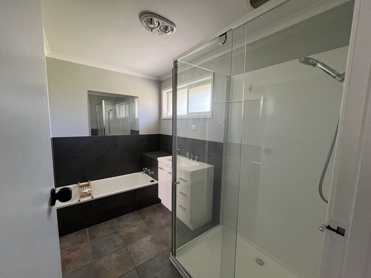 2/3 Shakespeare Street, Hamilton VIC 3300