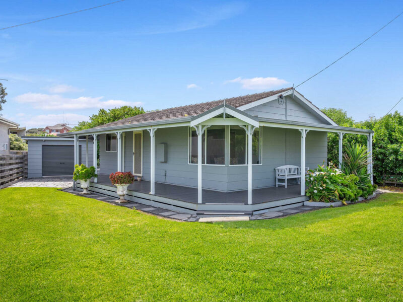 32 Reardon Street, Port Fairy VIC 3284