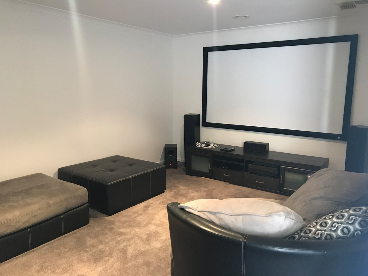16 Normanby Place, Hamilton VIC 3300