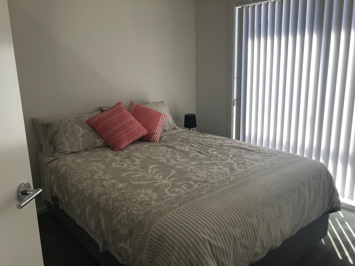 16 Normanby Place, Hamilton VIC 3300