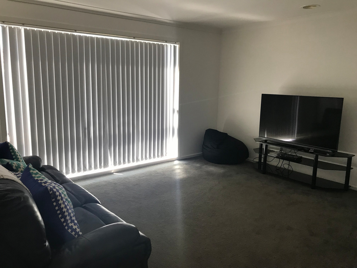 16 Normanby Place, Hamilton VIC 3300