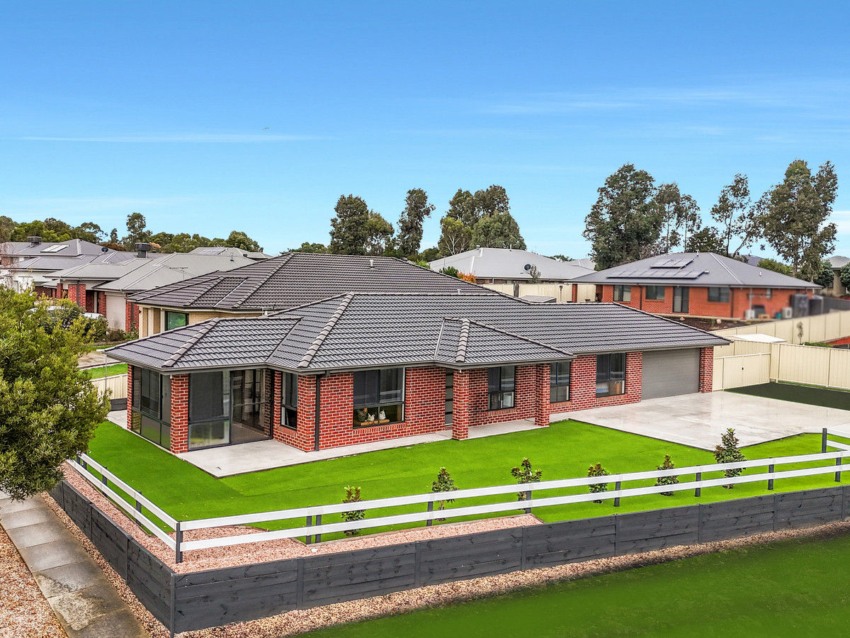 13 Handbury Boulevard, Hamilton VIC 3300