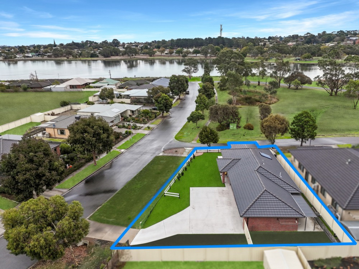 13 Handbury Boulevard, Hamilton VIC 3300