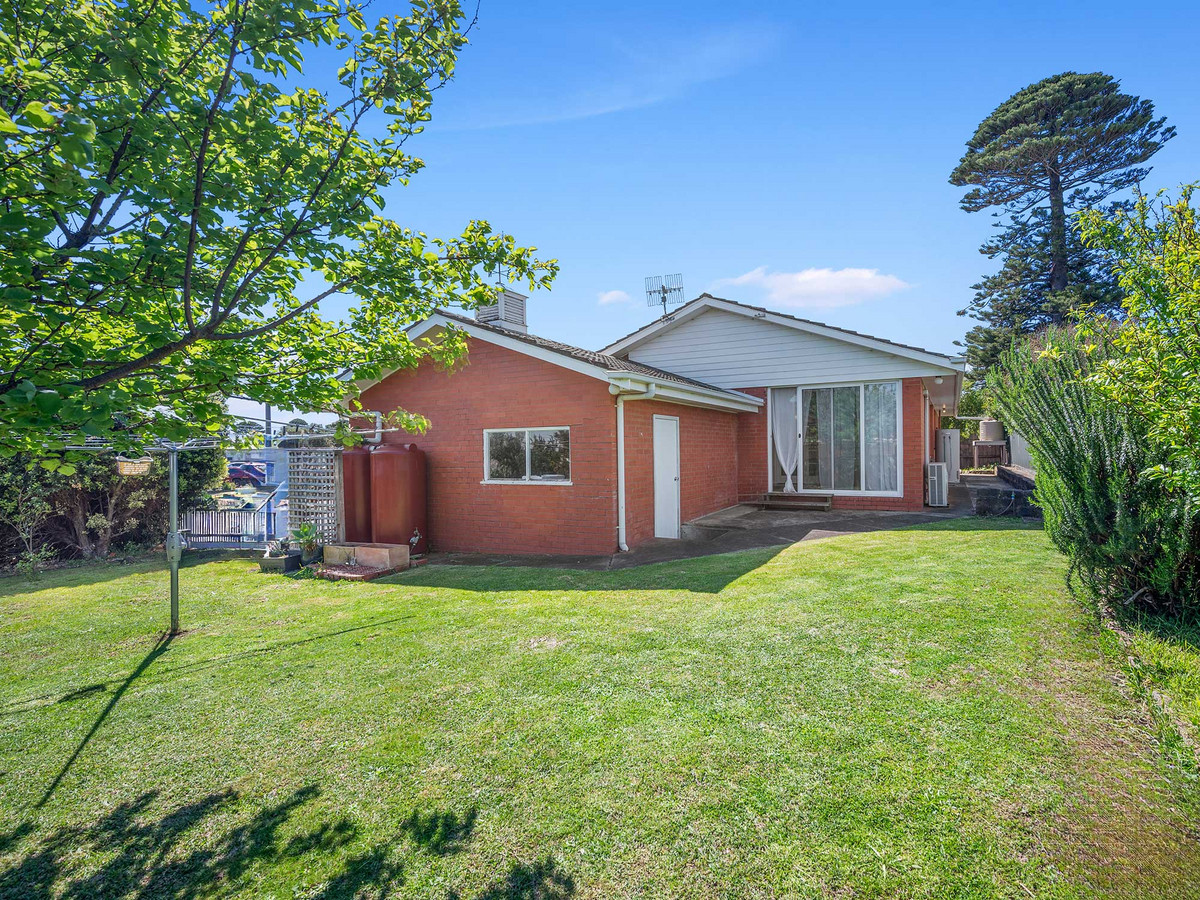 97 Bank Street, Port Fairy VIC 3284