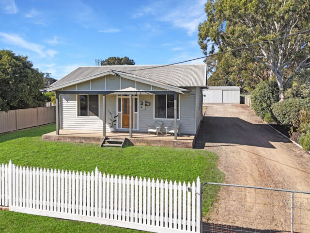 16 Glass Street, Dunkeld VIC 3294