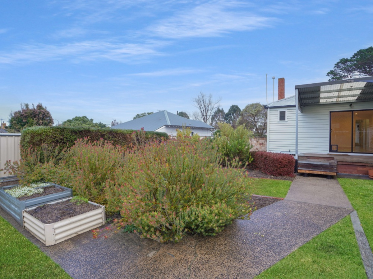 4 Haig Street, Hamilton VIC 3300