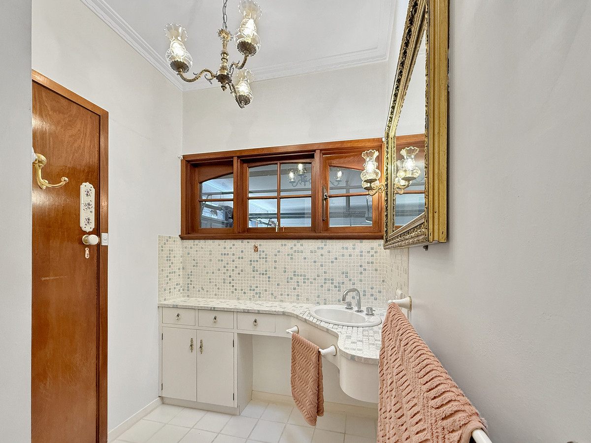 5 Cross Street, Hamilton VIC 3300
