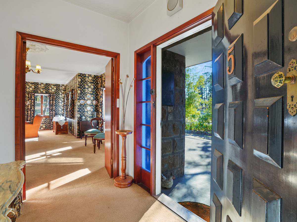 5 Cross Street, Hamilton VIC 3300