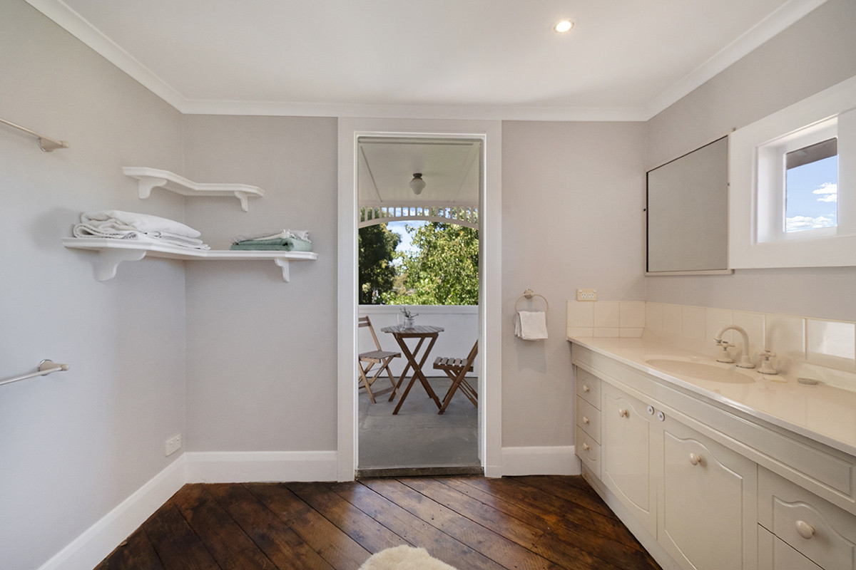 6 Dryden Street, Hamilton VIC 3300
