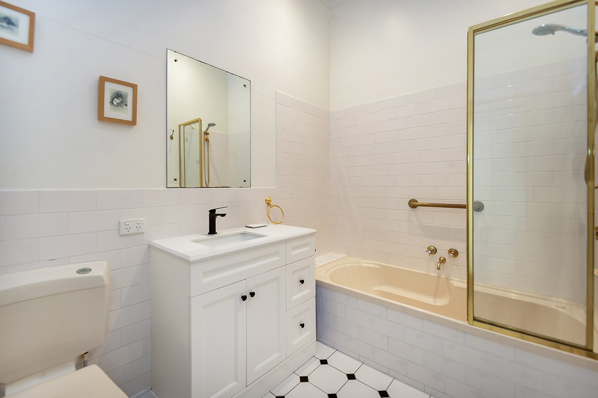 6 Dryden Street, Hamilton VIC 3300