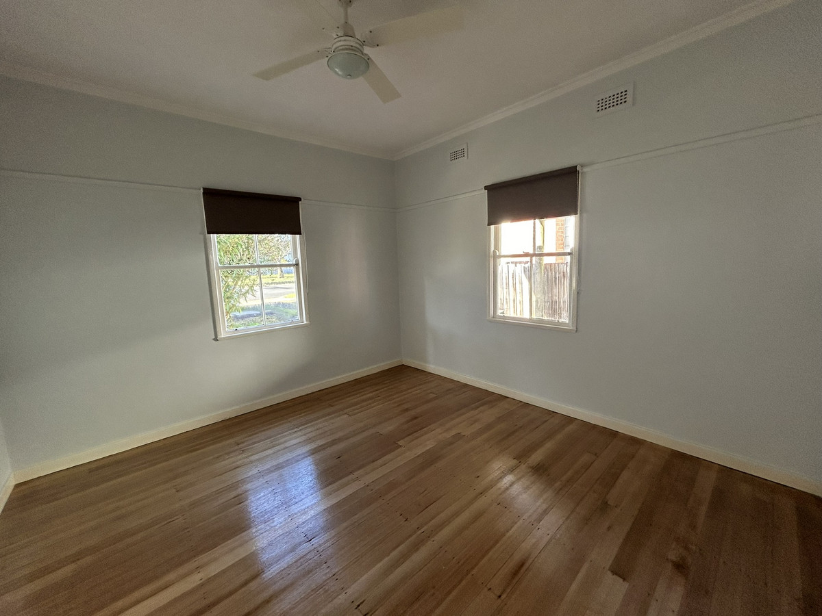 42 Kokoda Avenue, Hamilton VIC 3300
