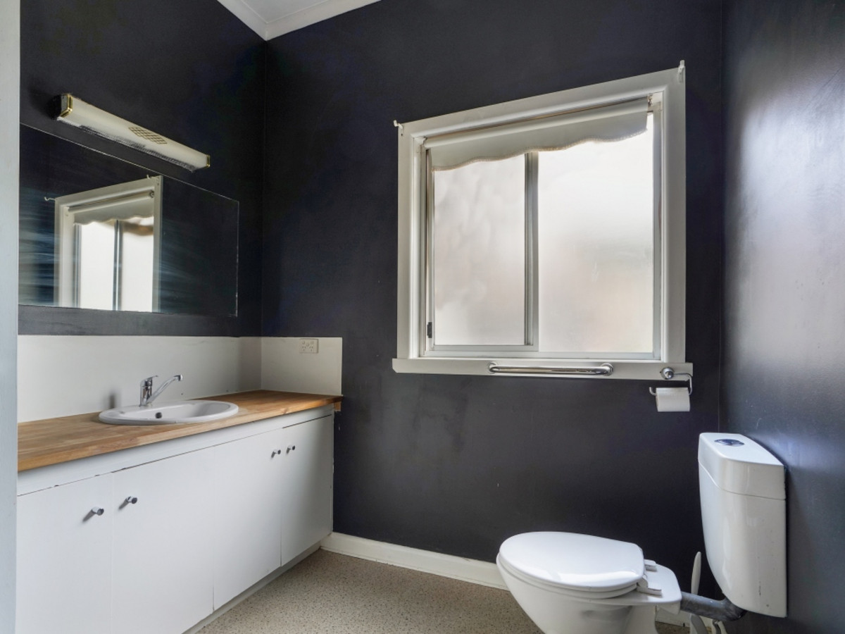 12 Scoresby Street, Hamilton VIC 3300