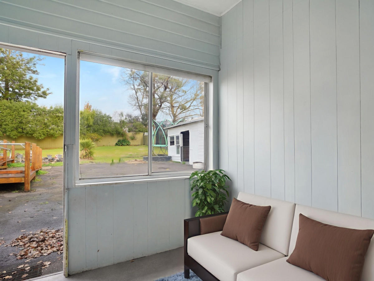 12 Scoresby Street, Hamilton VIC 3300