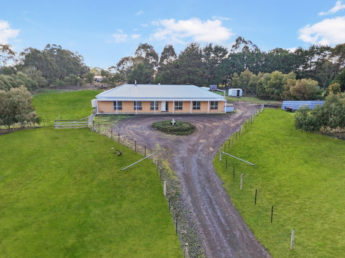 64 Pioneer Street, Hamilton VIC 3300