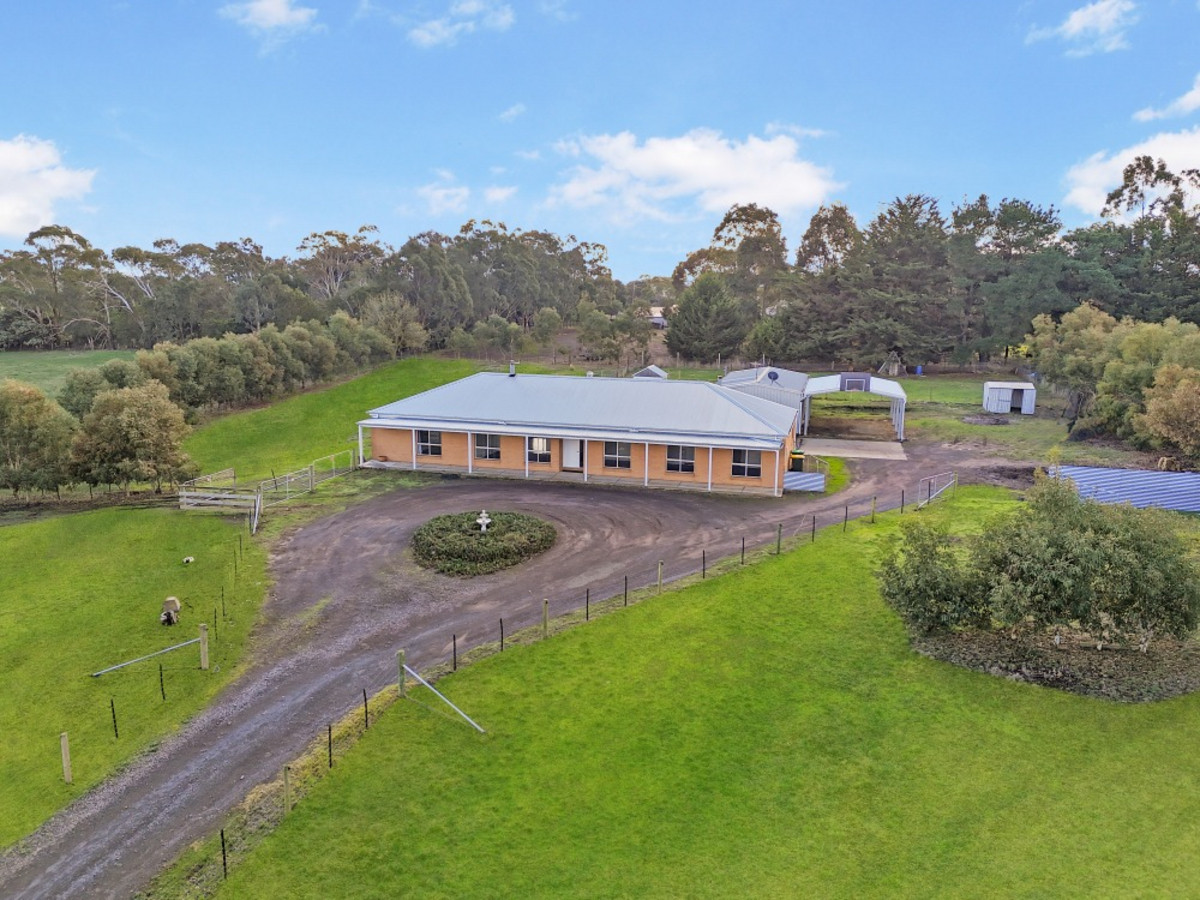 64 Pioneer Street, Hamilton VIC 3300