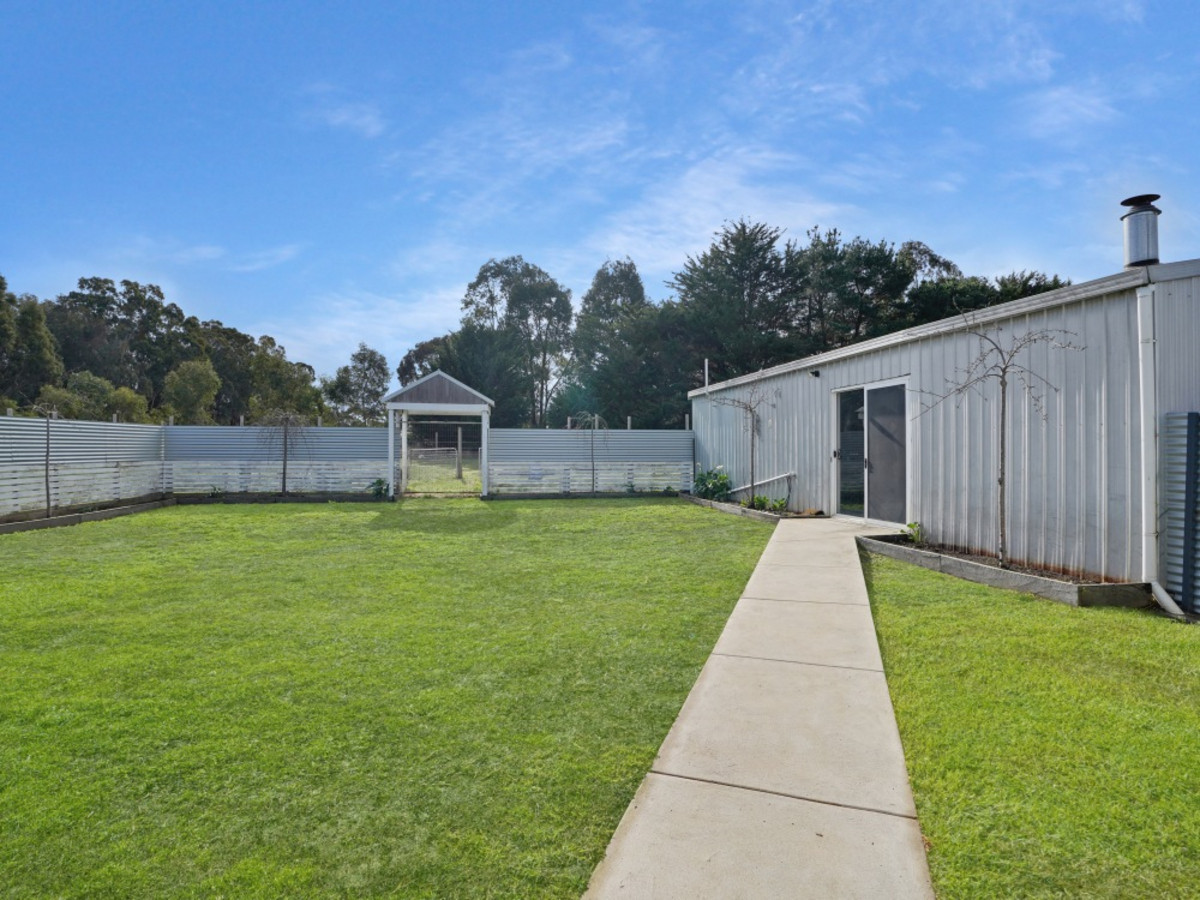 64 Pioneer Street, Hamilton VIC 3300