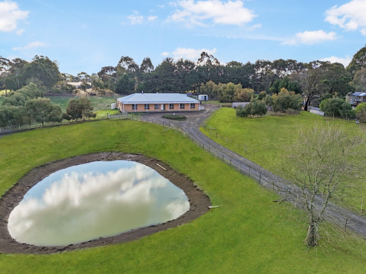 64 Pioneer Street, Hamilton VIC 3300