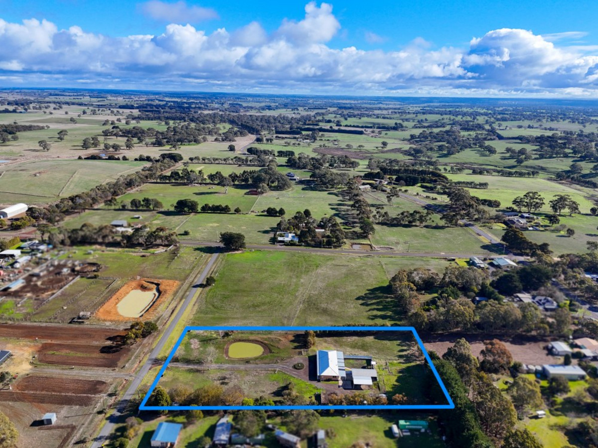 64 Pioneer Street, Hamilton VIC 3300